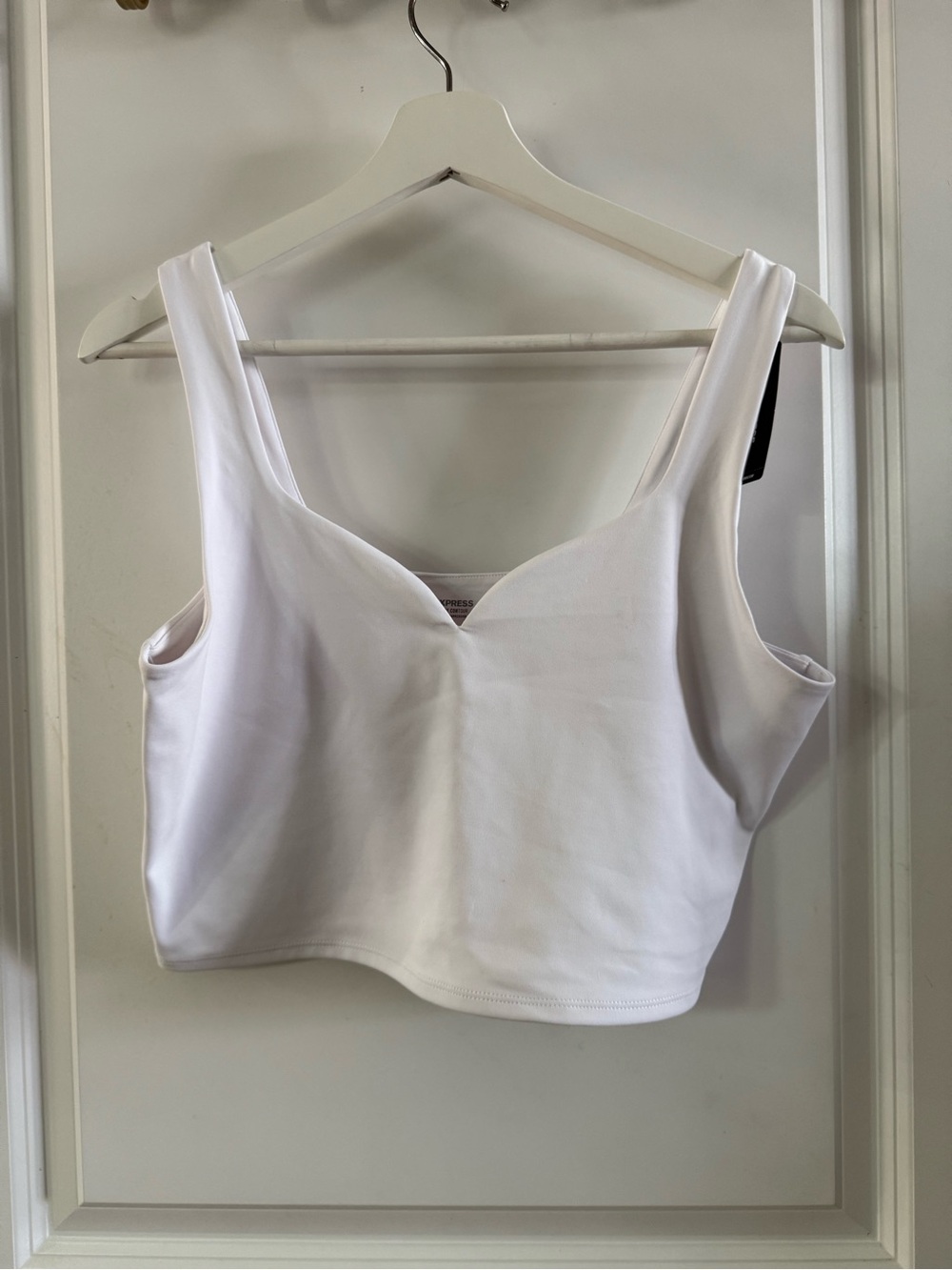 Express White body contour Cropped Tank Top